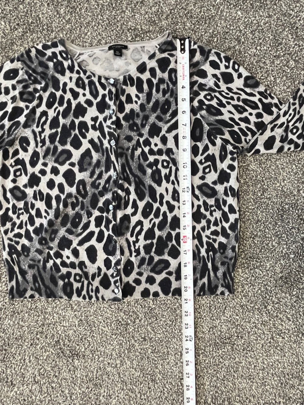 Ann Taylor Gray & Black Leopard Print Button-Down Size XL - Picture 4 of 9